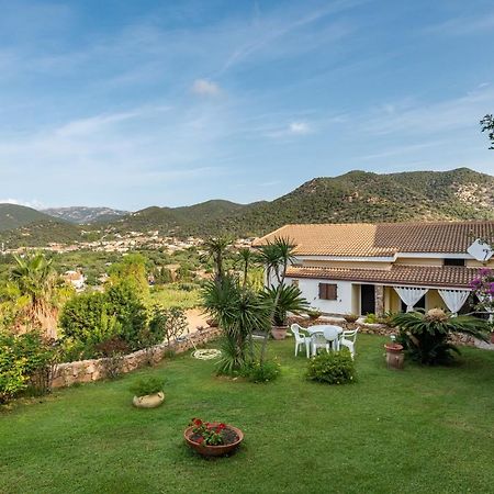 Appartamento Chia Grande Bagian luar foto