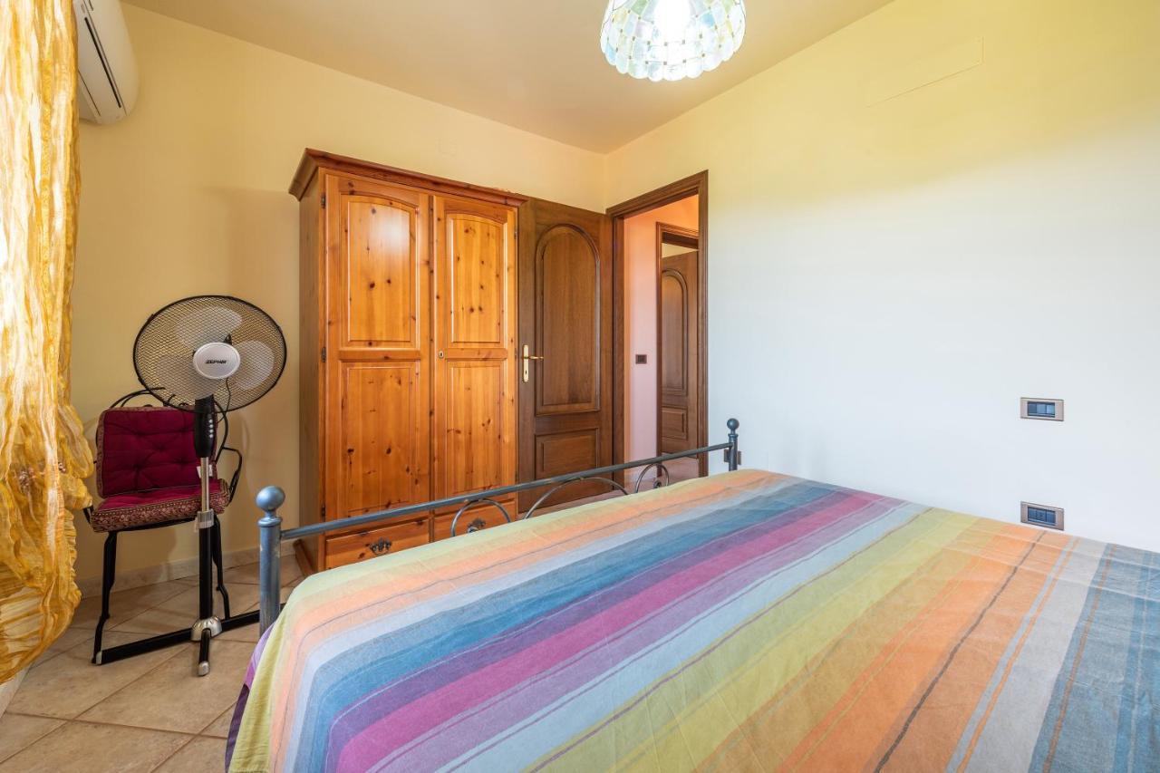 Appartamento Chia Grande Bagian luar foto