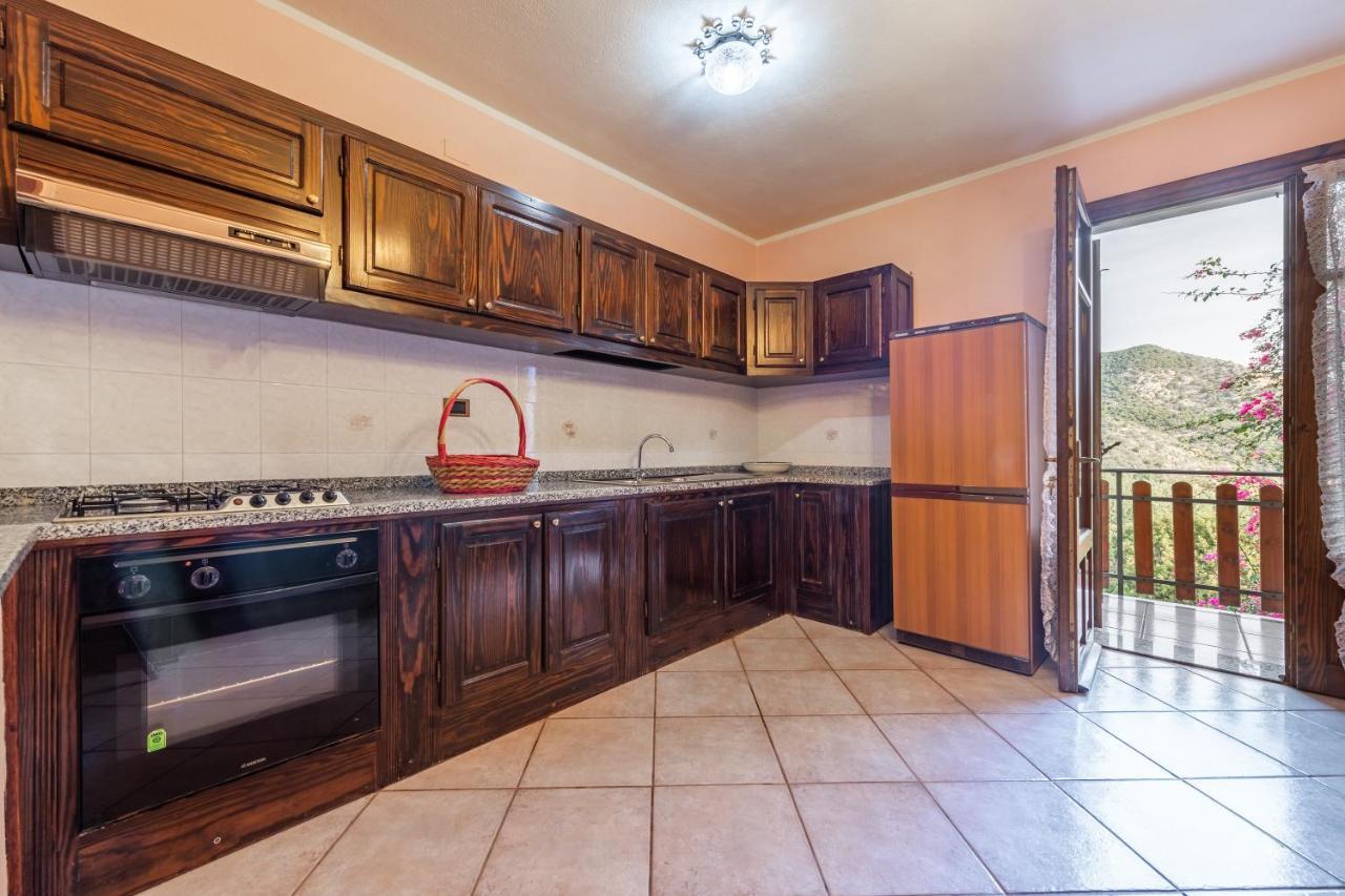 Appartamento Chia Grande Bagian luar foto