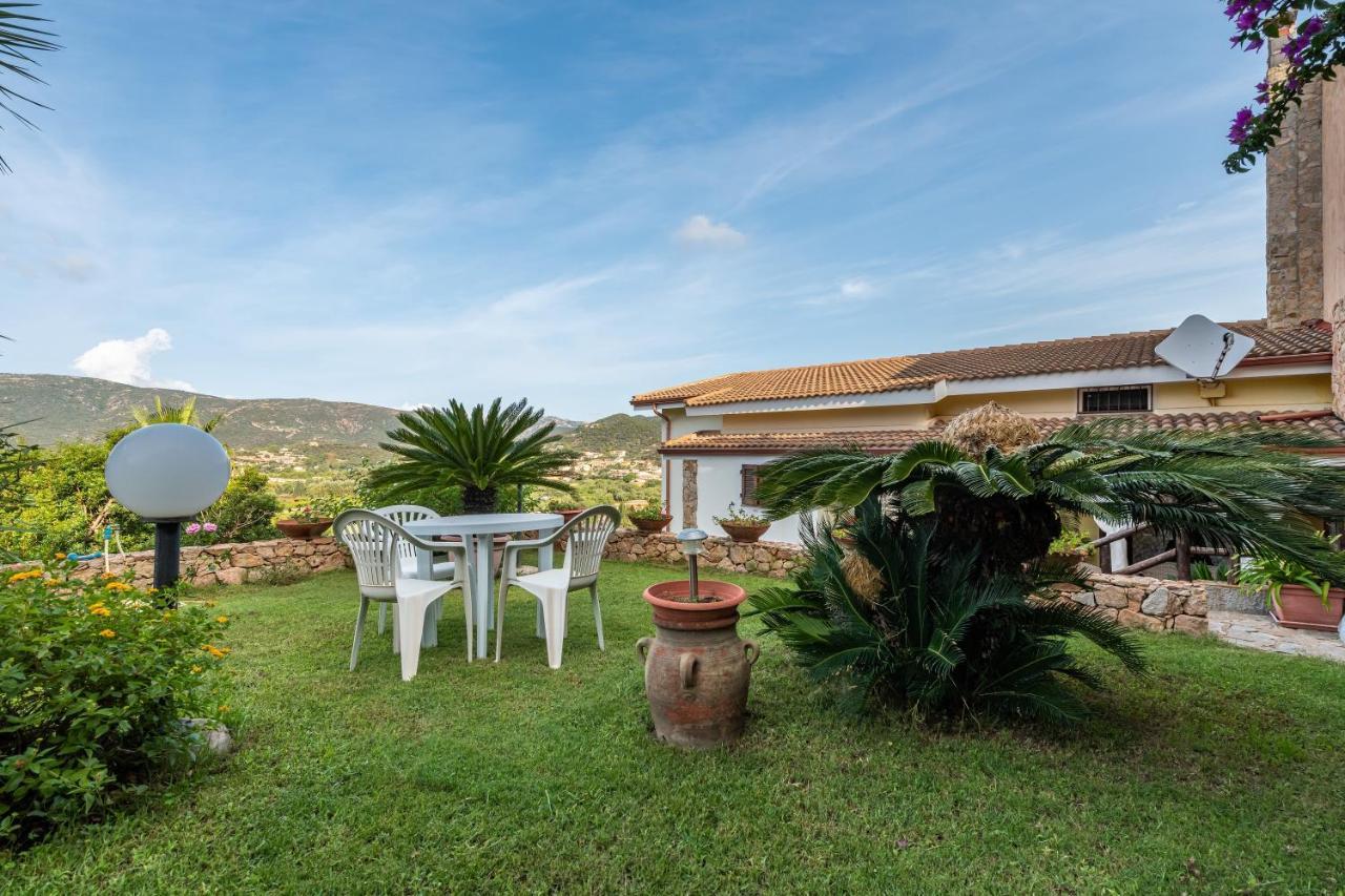 Appartamento Chia Grande Bagian luar foto